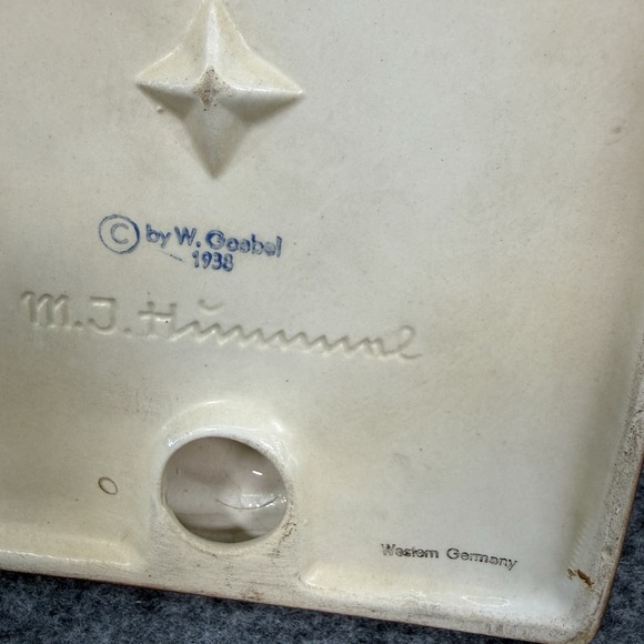Vintage Goebel Hummel "Merry Wanderer" Wall Plaque Hanging #92 Home Decor - Picture 4 of 7